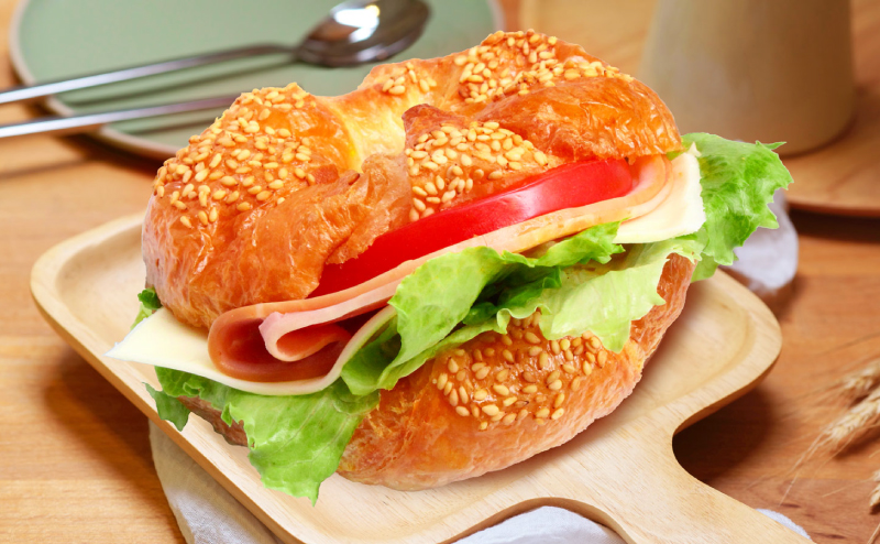 sesame-croissant-ham-cheese | Seattle's Best Coffee Japan